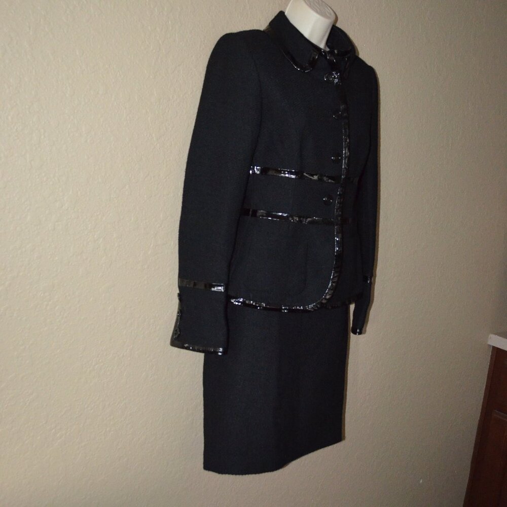 Sz 34 0 Escada Black Textured Patent Leather Trim Detail Skirt Blazer Suit Set - Picture 5 of 14